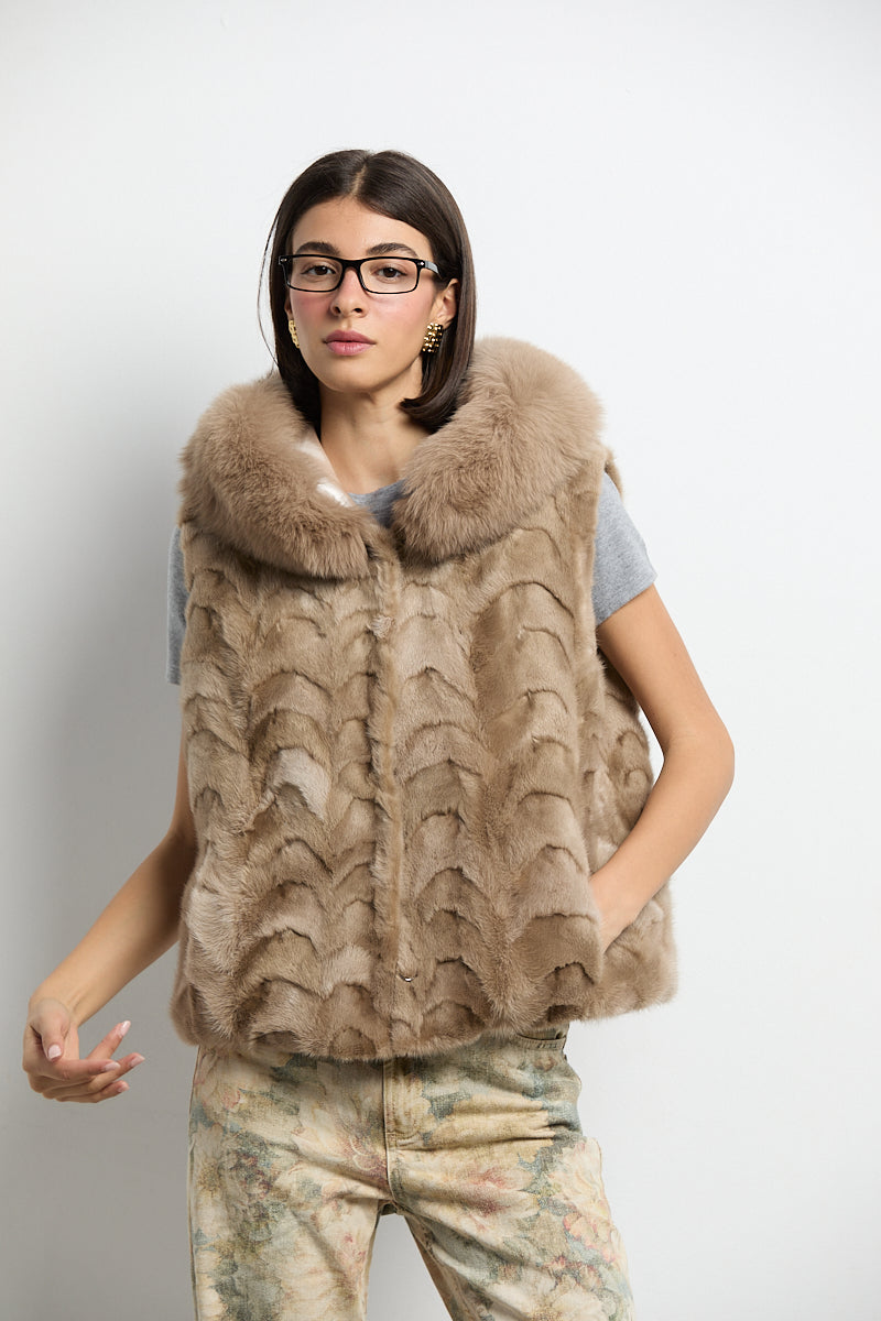 Chaleco visón patchwork con zorro beige