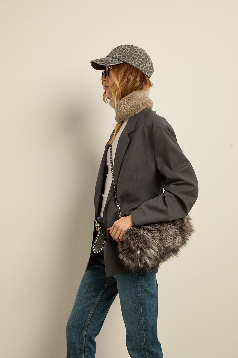 Bolso de zorro tipo manguito silver fox