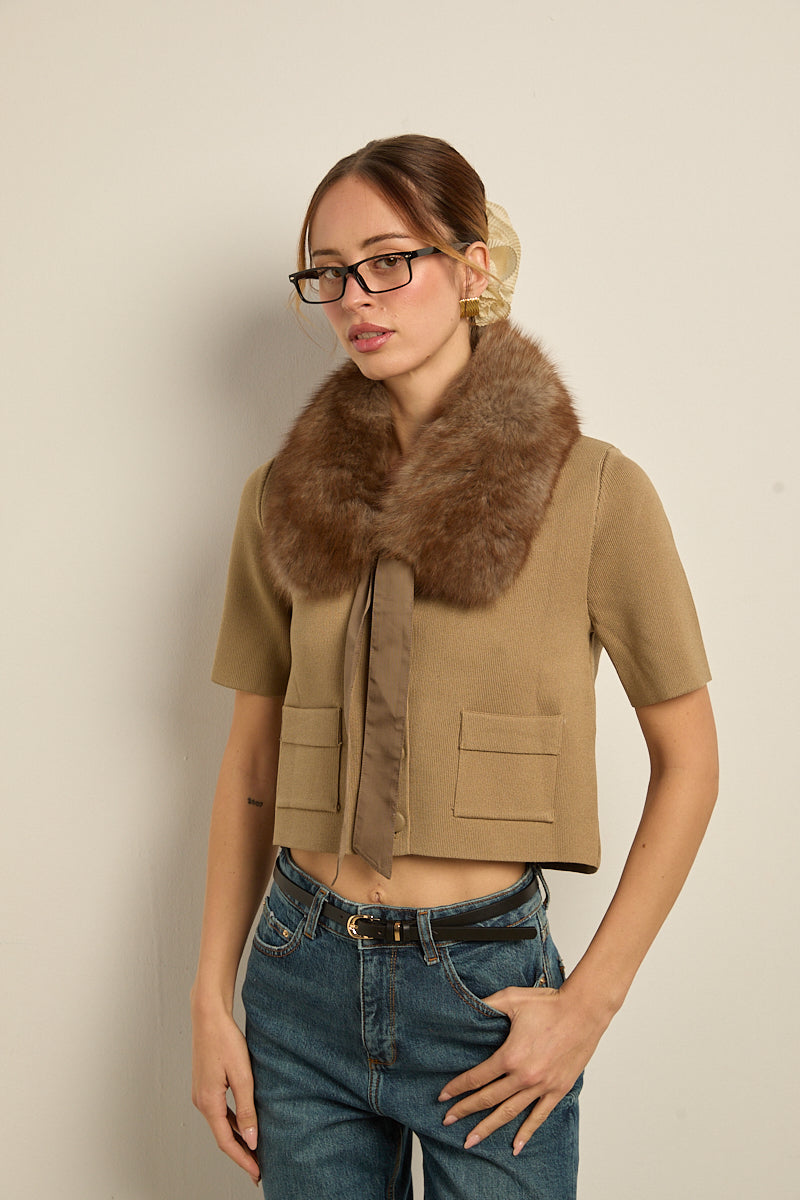 Cuello camisero zorro sable