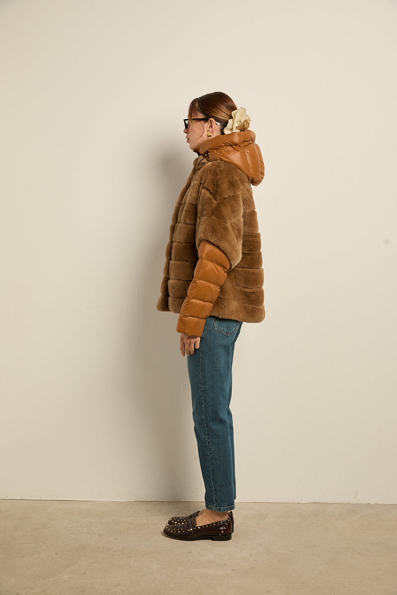Chaqueta de piel rex con plumas desmontable