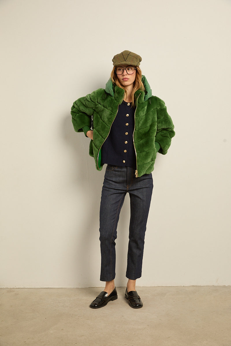 Chaqueta de piel rex verde con capucha desmontable