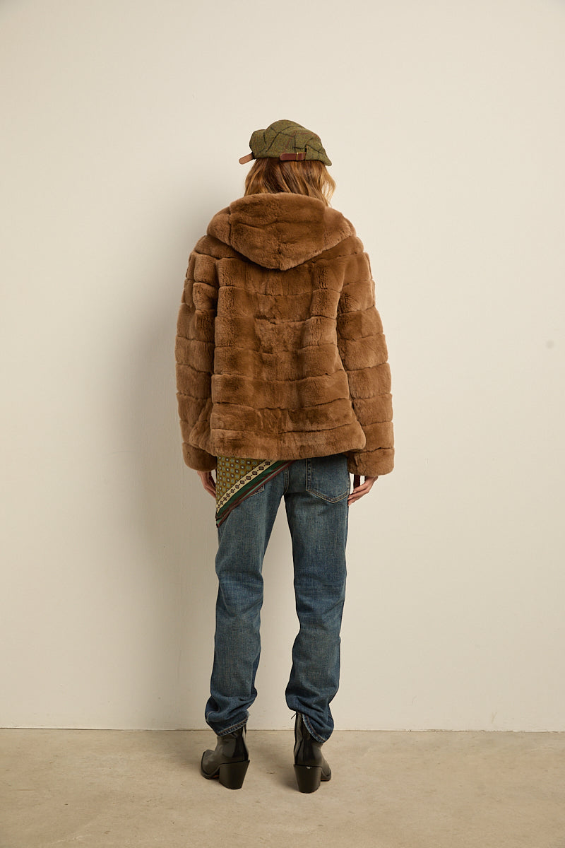 Chaqueta de piel rex con capucha