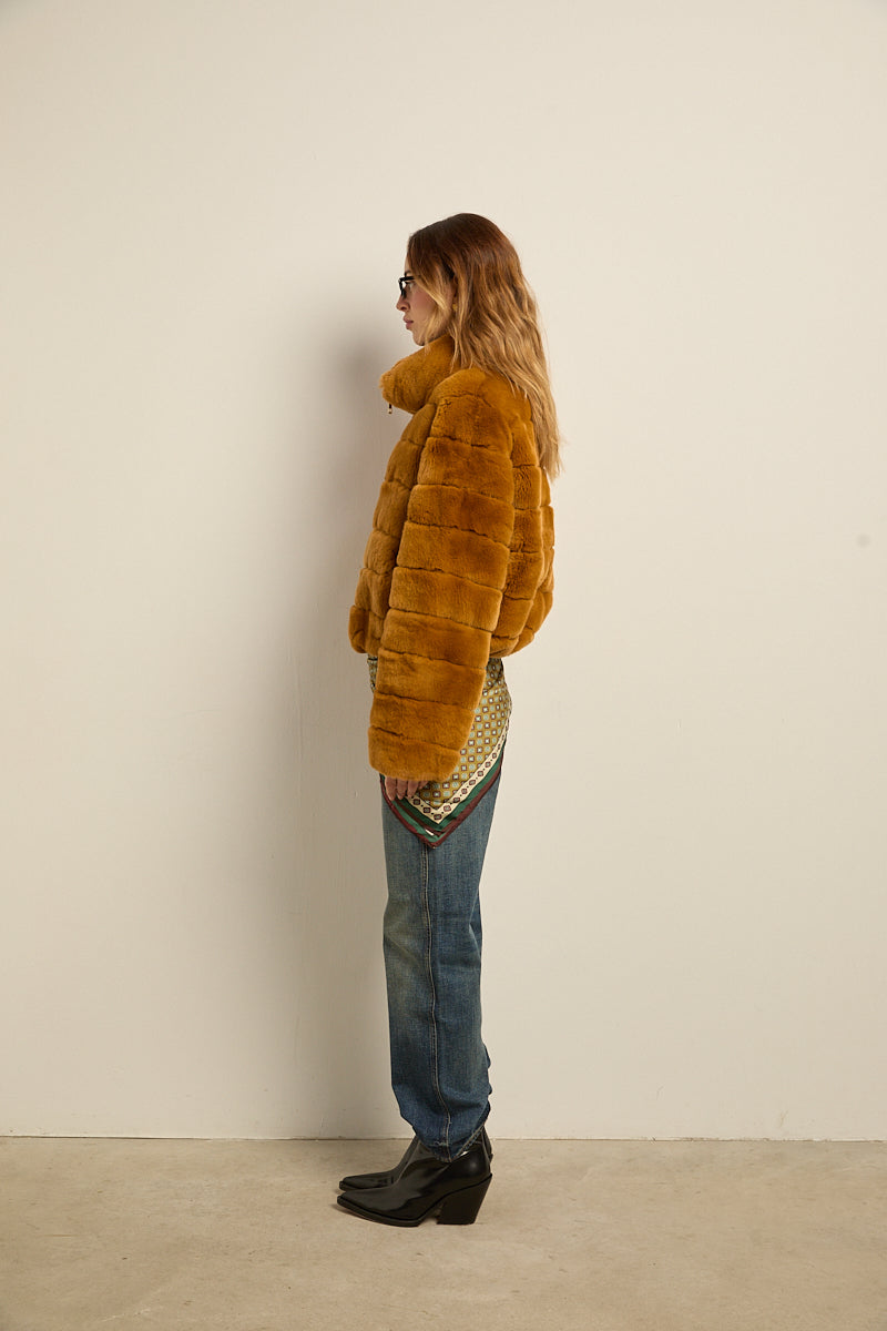 Chaqueta de piel rex con cremallera