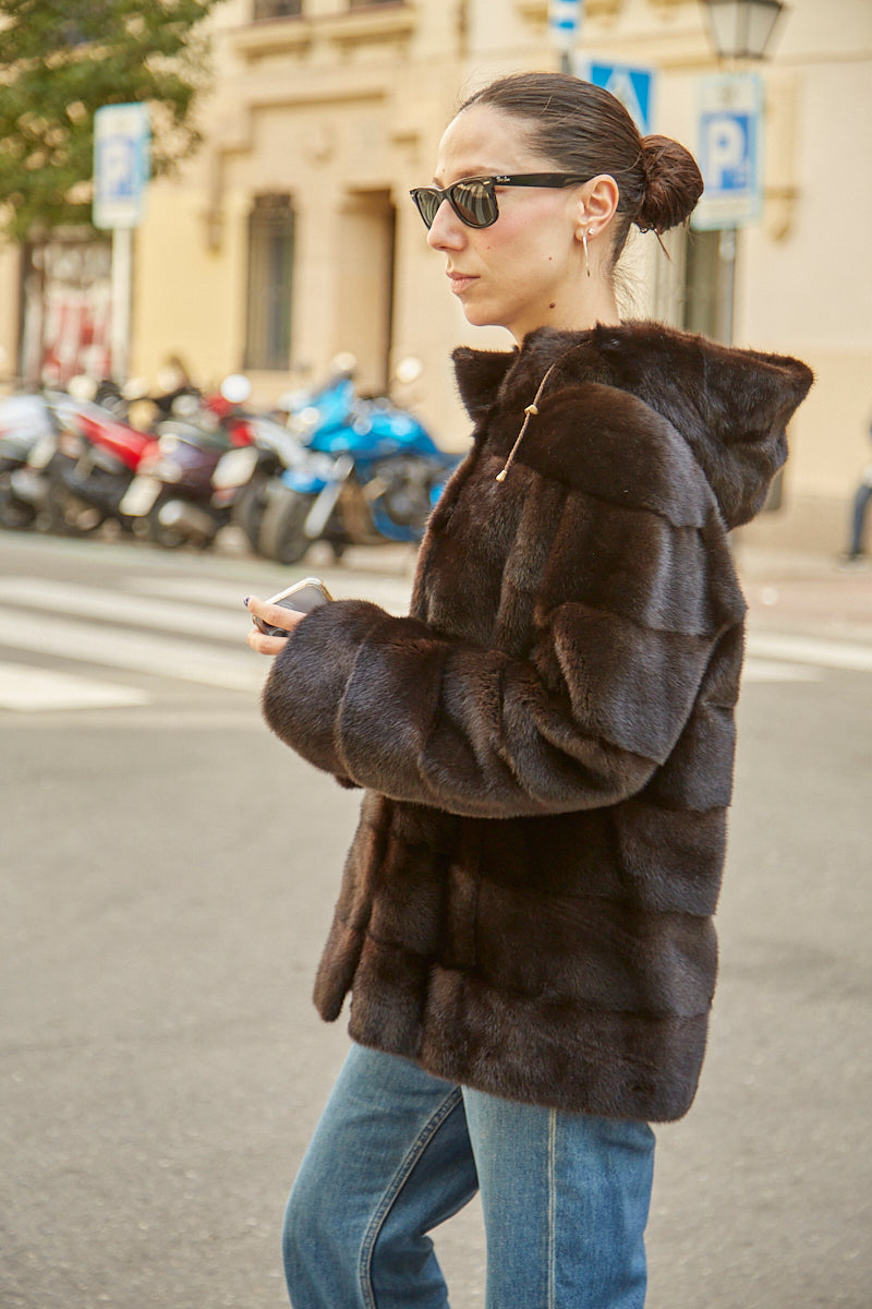 Chaqueta de visón con capucha natural brown