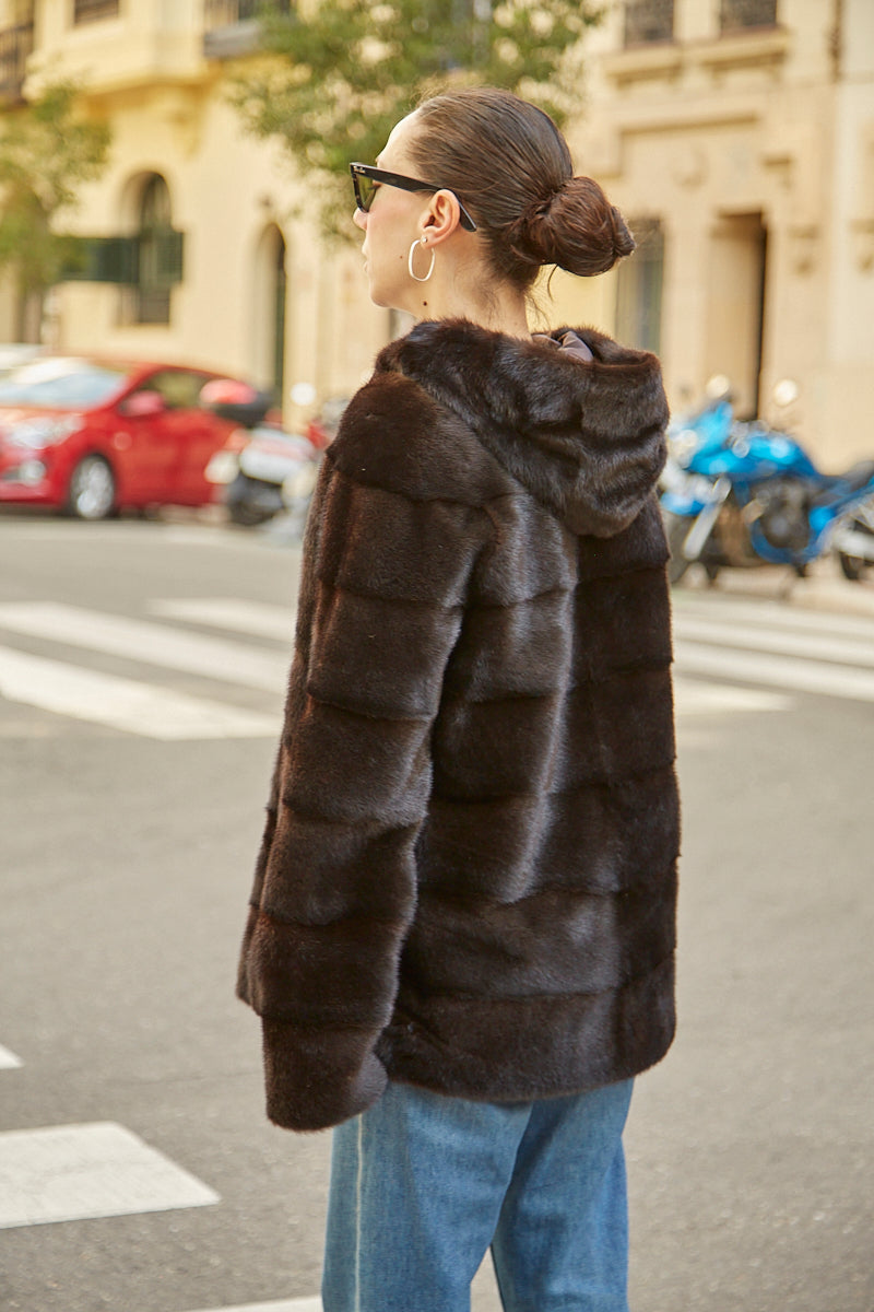 Chaqueta de visón con capucha natural brown
