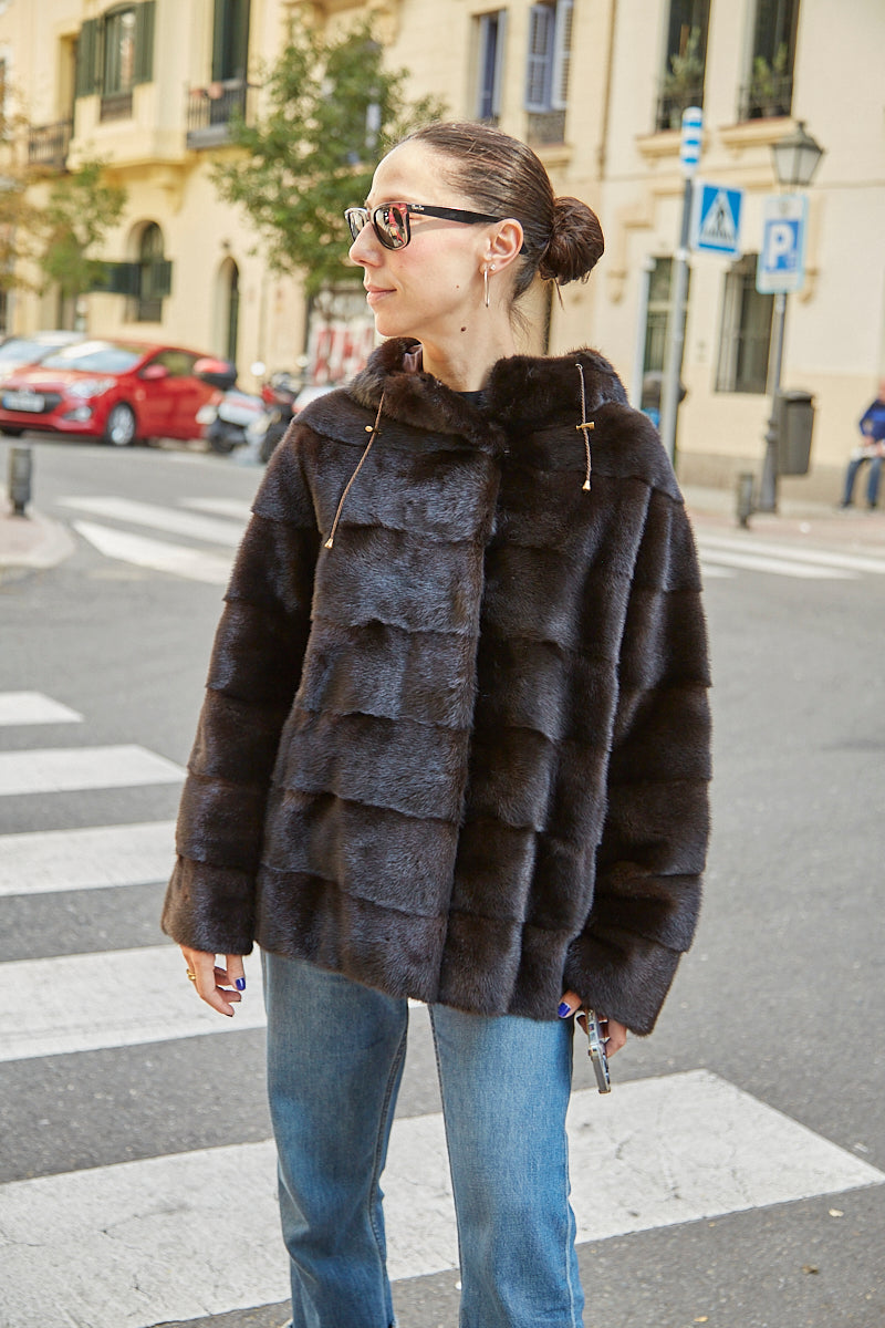 Chaqueta de visón con capucha natural brown