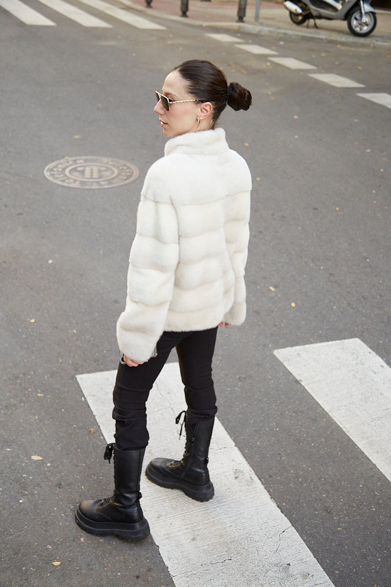 Chaqueta visón color hielo modelo Cocó