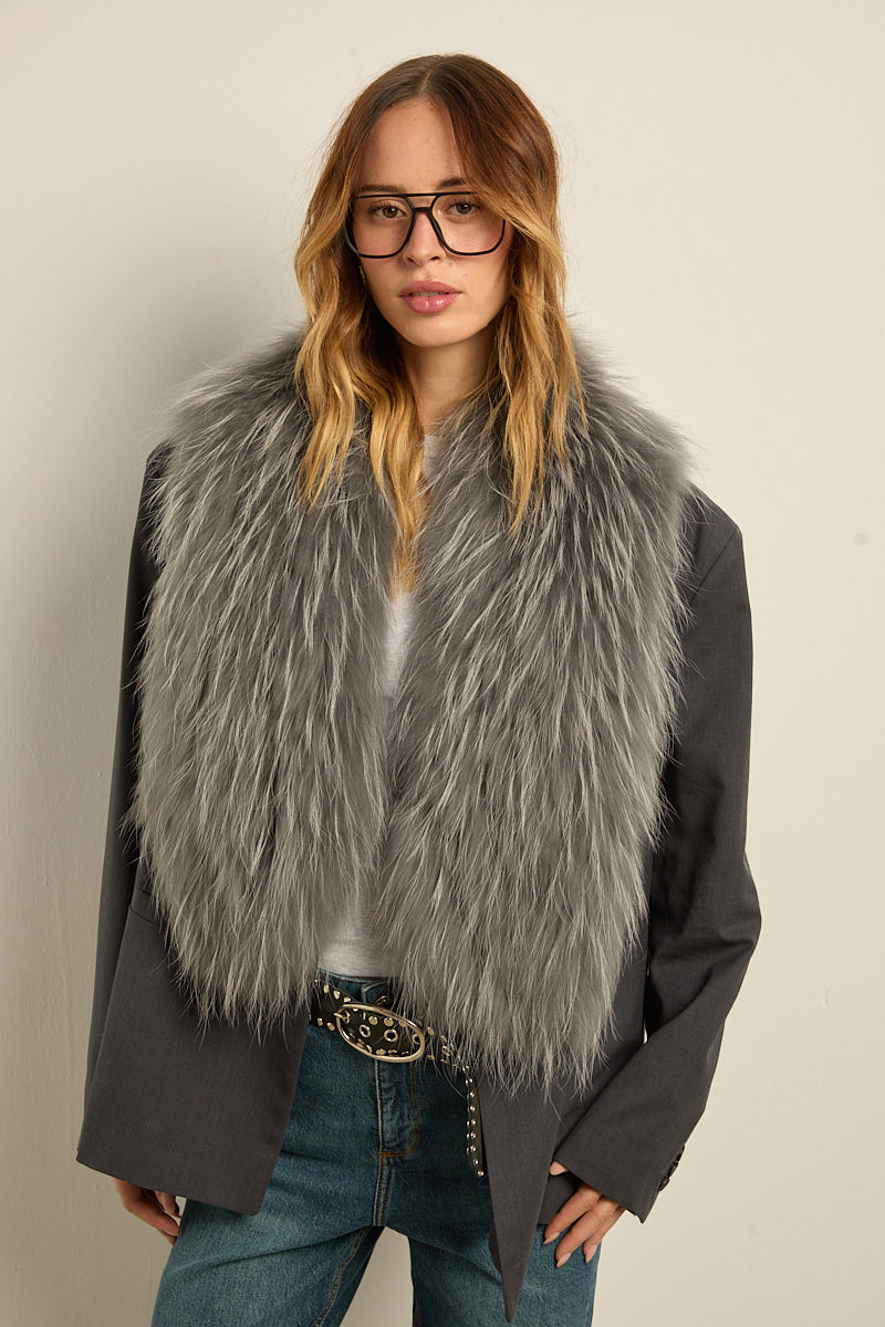 Estola de piel de raccoon gris