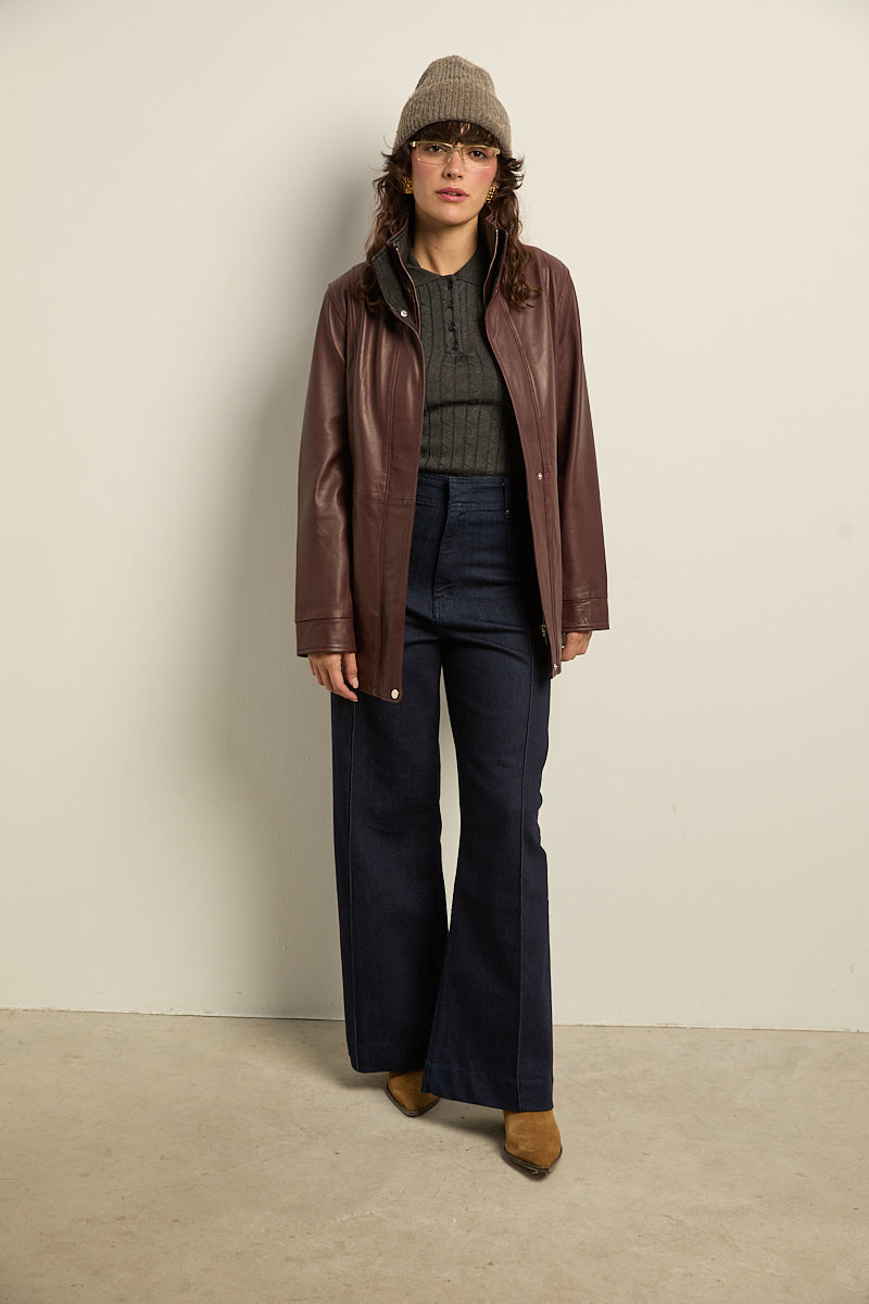 Gabardina de cuero burdeos