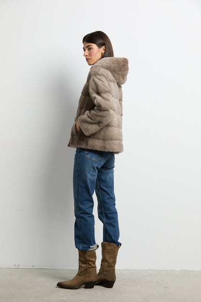 Chaqueta de visón con capucha natural zafiro