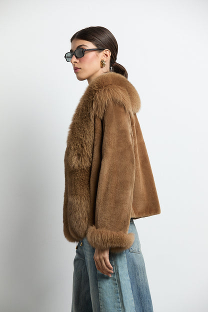 Chaqueta visón rasado con zorro camel DIVA COLLECTION