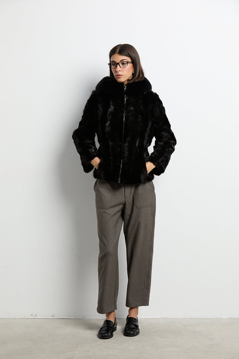 Chaqueta con capucha de visón patchwork negro con zorro