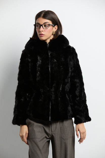 Chaqueta con capucha de visón patchwork negro con zorro