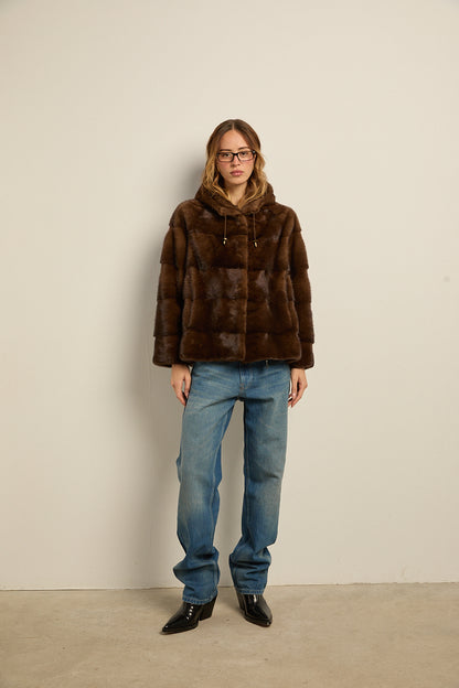 Chaqueta de visón con capucha natural demi