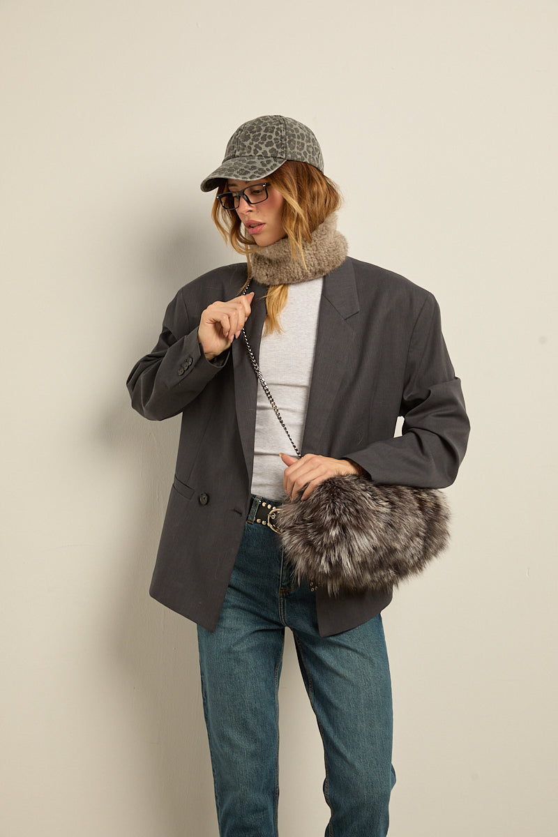 Bolso de zorro tipo manguito silver fox