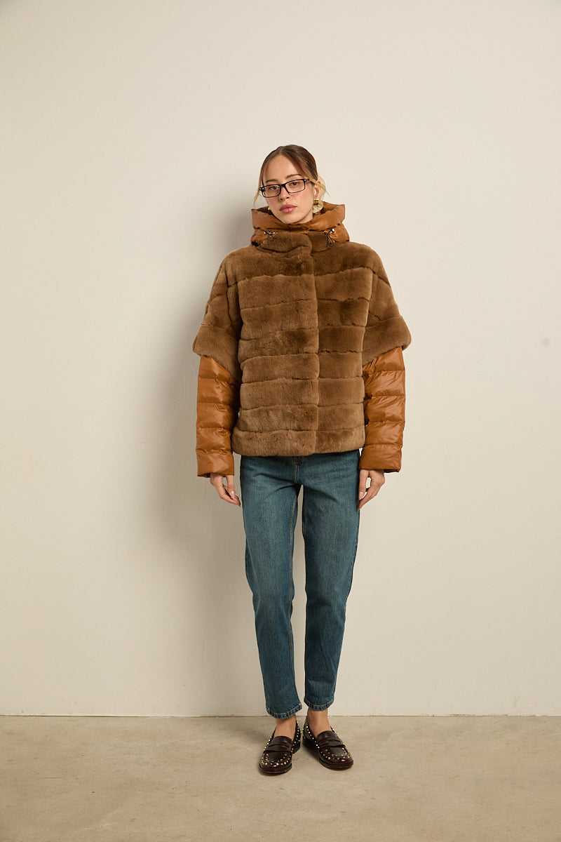 Chaqueta de piel rex con plumas desmontable