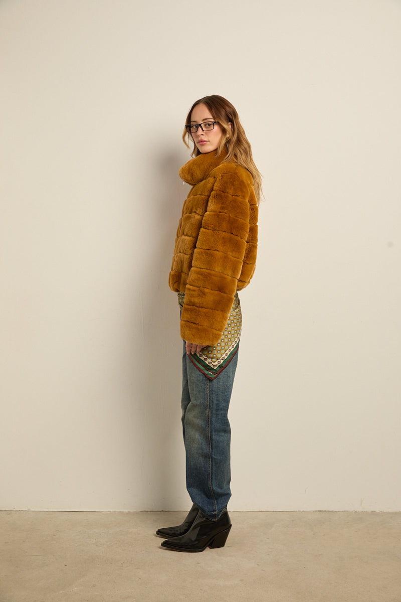 Chaqueta de piel rex con cremallera