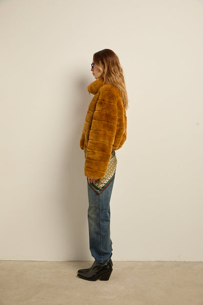 Chaqueta de piel rex con cremallera