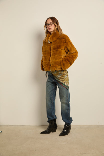 Chaqueta de piel rex con cremallera