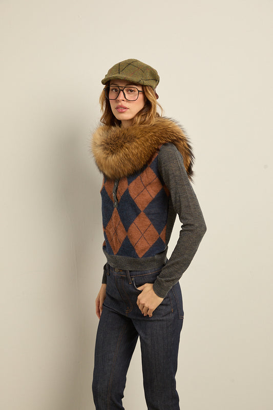 Cuello smoking raccoon
