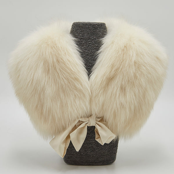 Cuello camisero zorro blanco roto